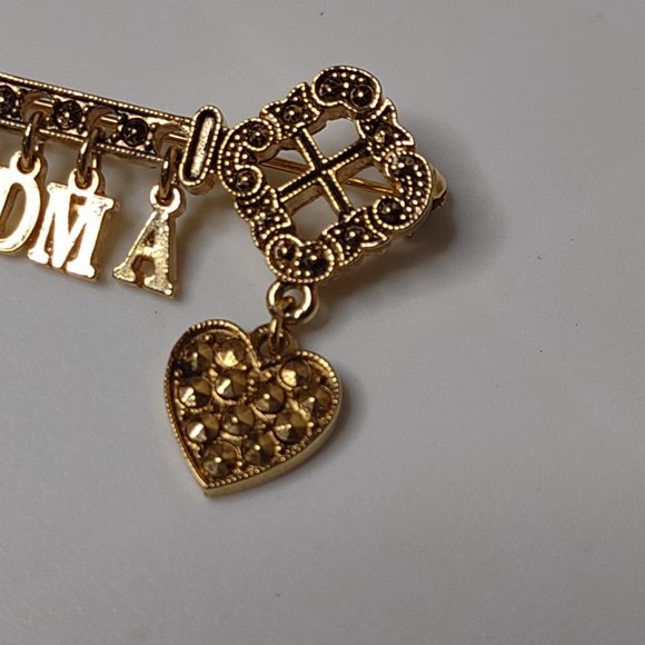 Grandma Key And Heart Vintage Gold Tone Dangle Brooch - Picture 5 of 14